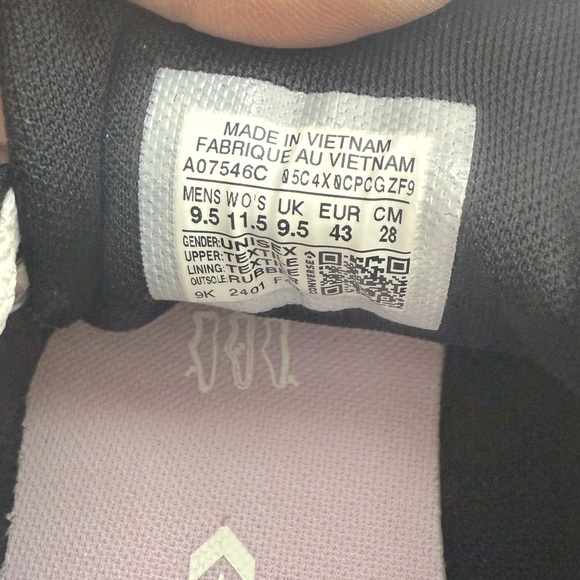 Chuck Taylor All Star Crafted Stitching Low Top - Size Womens 11.5 Men’s 9.5 - Picture 6 of 14